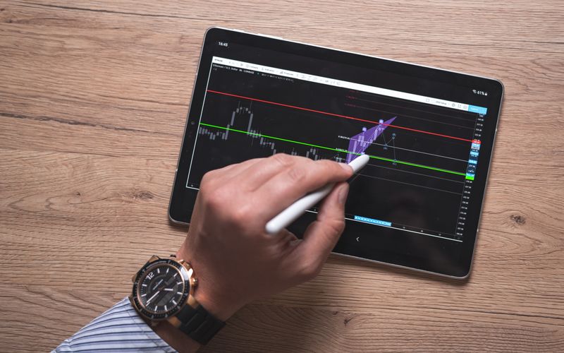 Featured image for “A Practical Guide to Real-Time Bidding”: Real-Time Bidding