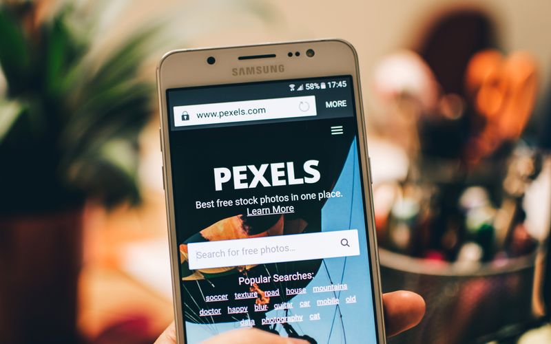 Featured image for “Common Mobile Web Mistakes (and How to Avoid Them)”: Mobile Web
